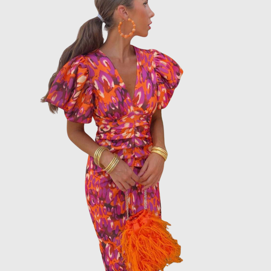 ELISA | VESTIDO ESTAMPADO DE CORTE ENTALLADO Y ACTITUD VIBRANTE