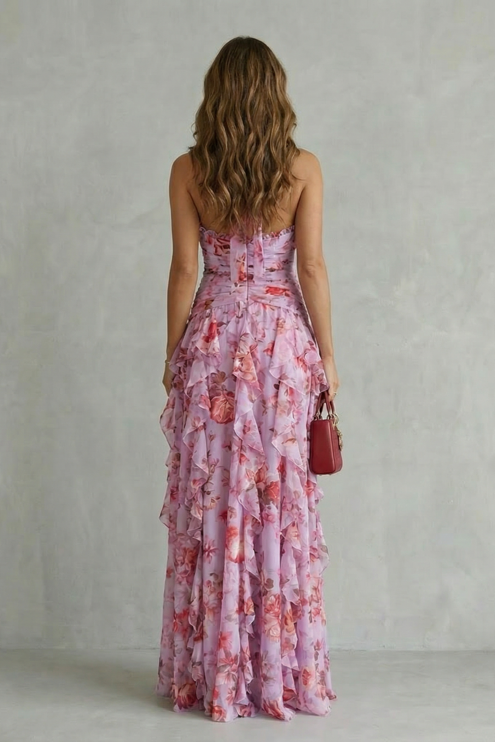 Belladina | Vestido largo romántico con cascada de rosas y escote al estilo americano
