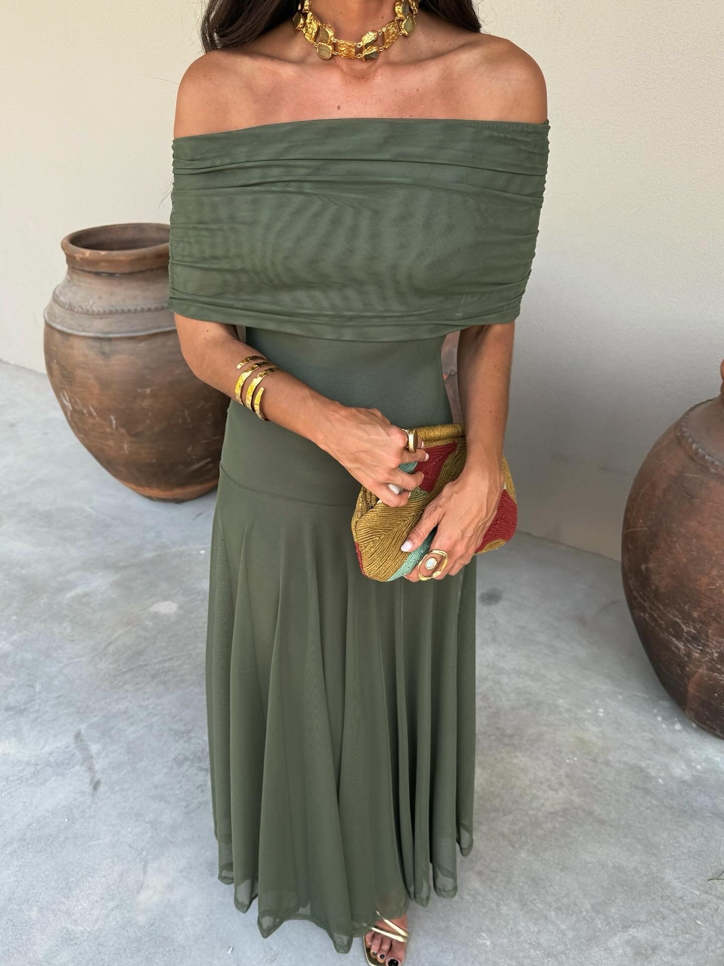 VESTIDO ELEGANTE SIN TIRANTES DE MALLA