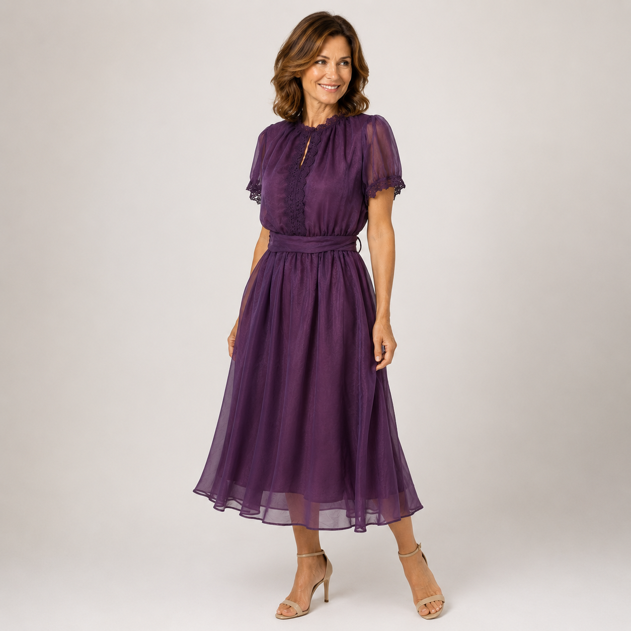 Flavia | Vestido Largo con Escote en Lágrima y Borde de Encaje de Chifón