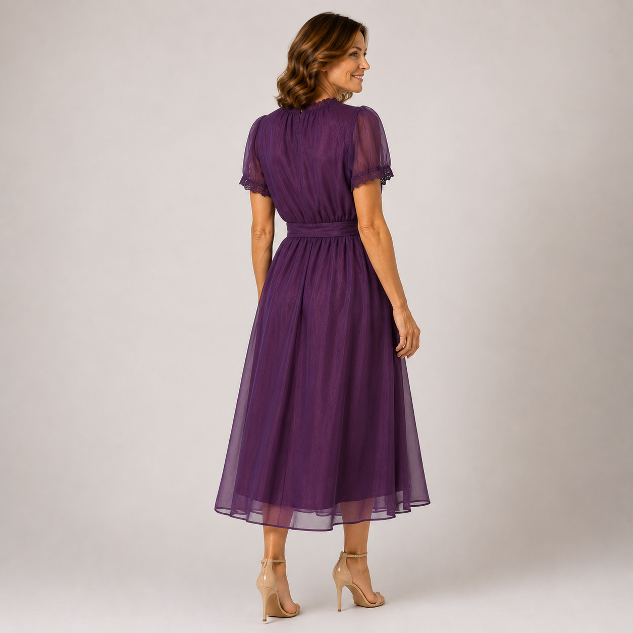 Flavia | Vestido Largo con Escote en Lágrima y Borde de Encaje de Chifón