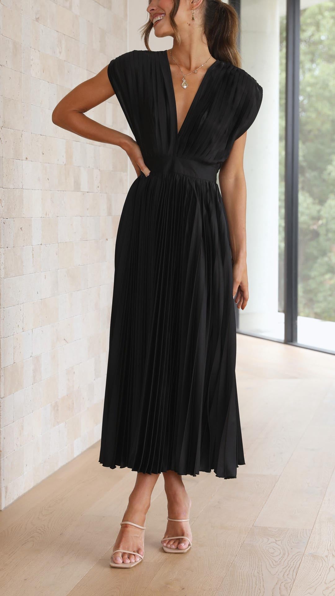 ISLA | VESTIDO PLISADO ELEGANTE