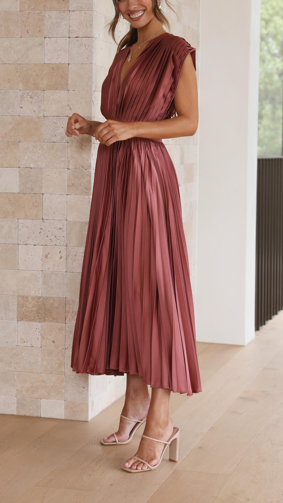 ISLA | VESTIDO PLISADO ELEGANTE