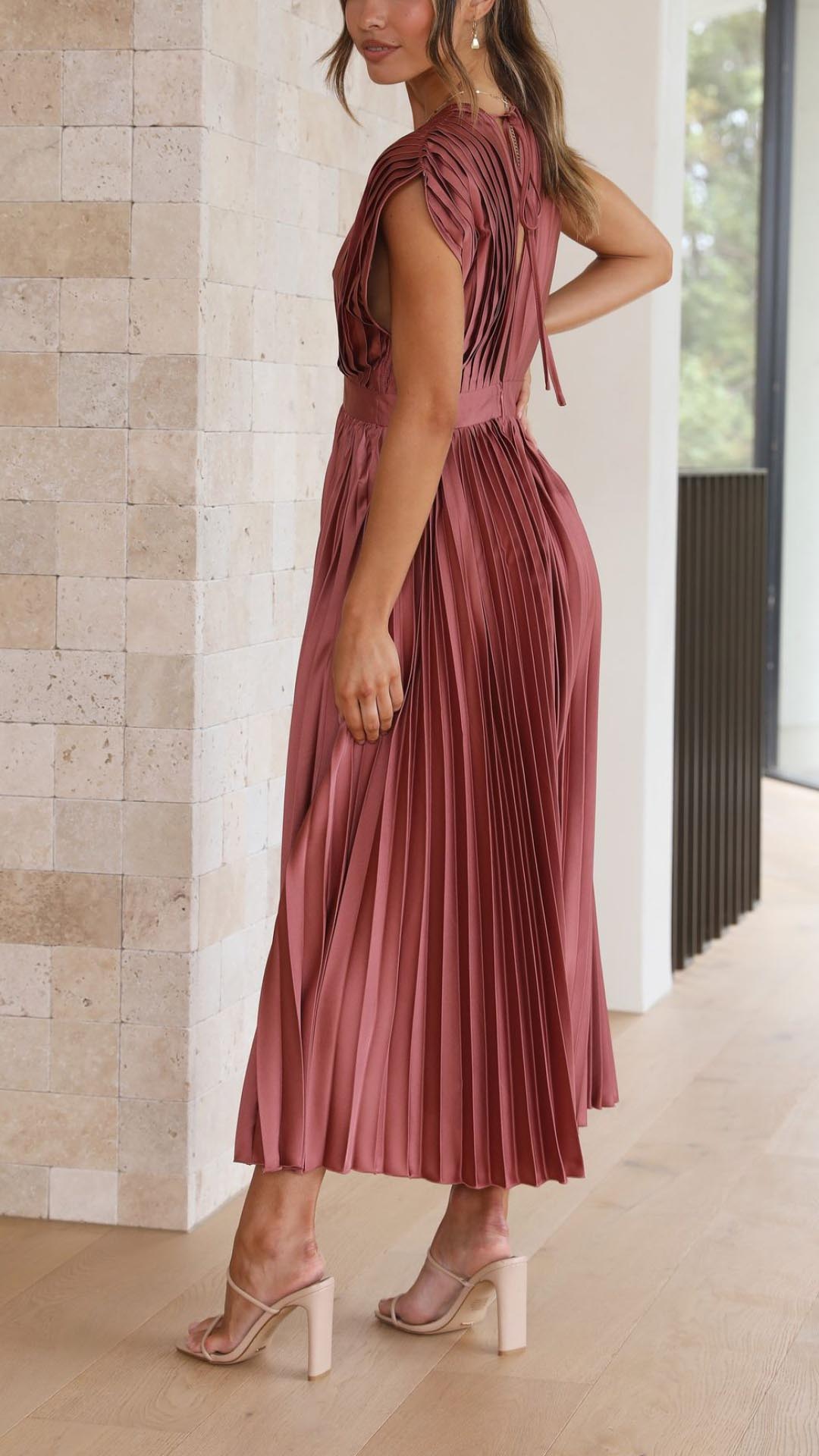 ISLA | VESTIDO PLISADO ELEGANTE