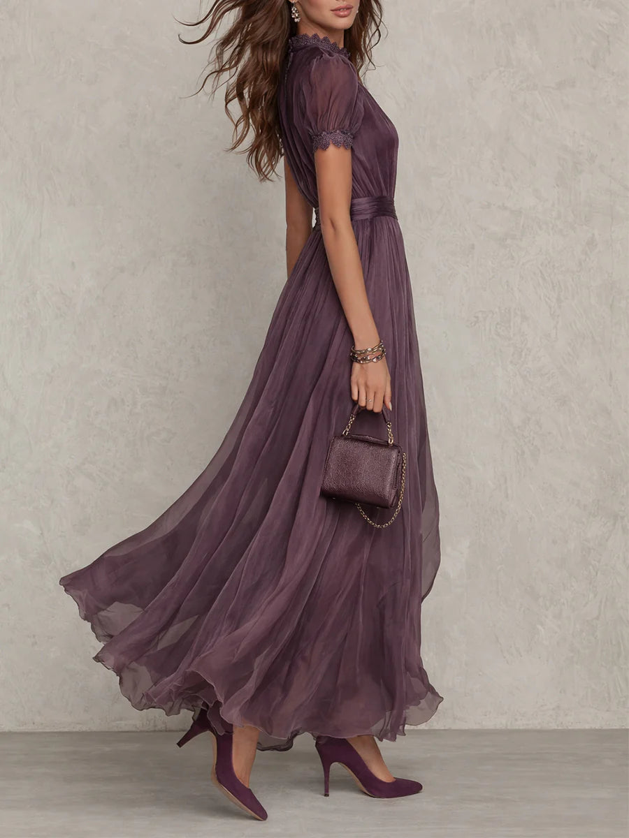 VESTIDO LARGO VIOLETA CON ESCOTE EN FORMA DE LLAVE Y BORDE DE ENCAJE DE CHIFÓN