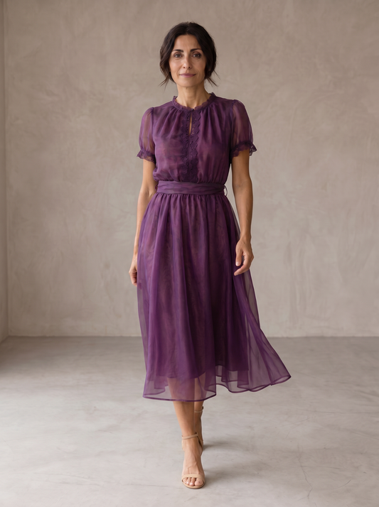 Flavia | Vestido Largo con Escote en Lágrima y Borde de Encaje de Chifón
